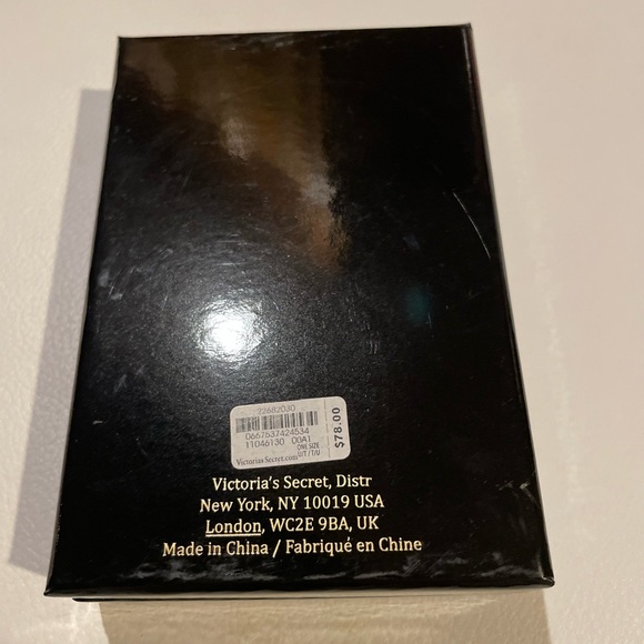 Victoria’s Secret Scandalous Necklace - Picture 2 of 3